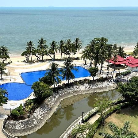 Sunshine Beach Condotel By Lux На Джомтиен Екстериор снимка