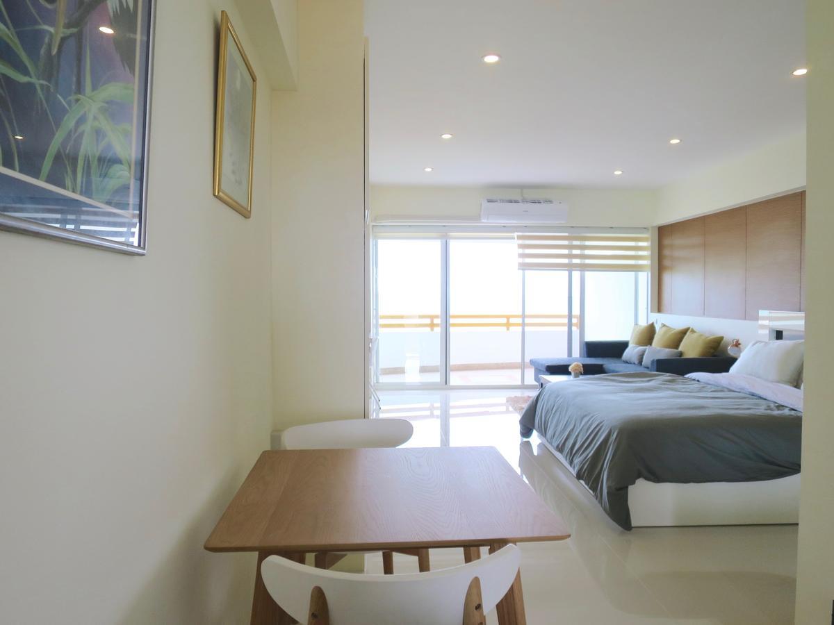 Sunshine Beach Condotel By Lux На Джомтиен Екстериор снимка